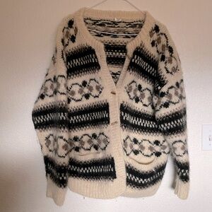 100% Wool Nepal Sweater